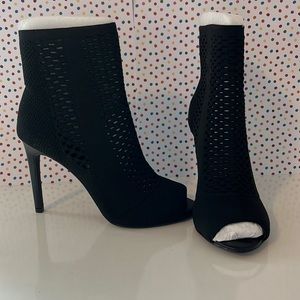 NWOT Charles David bootie size 8